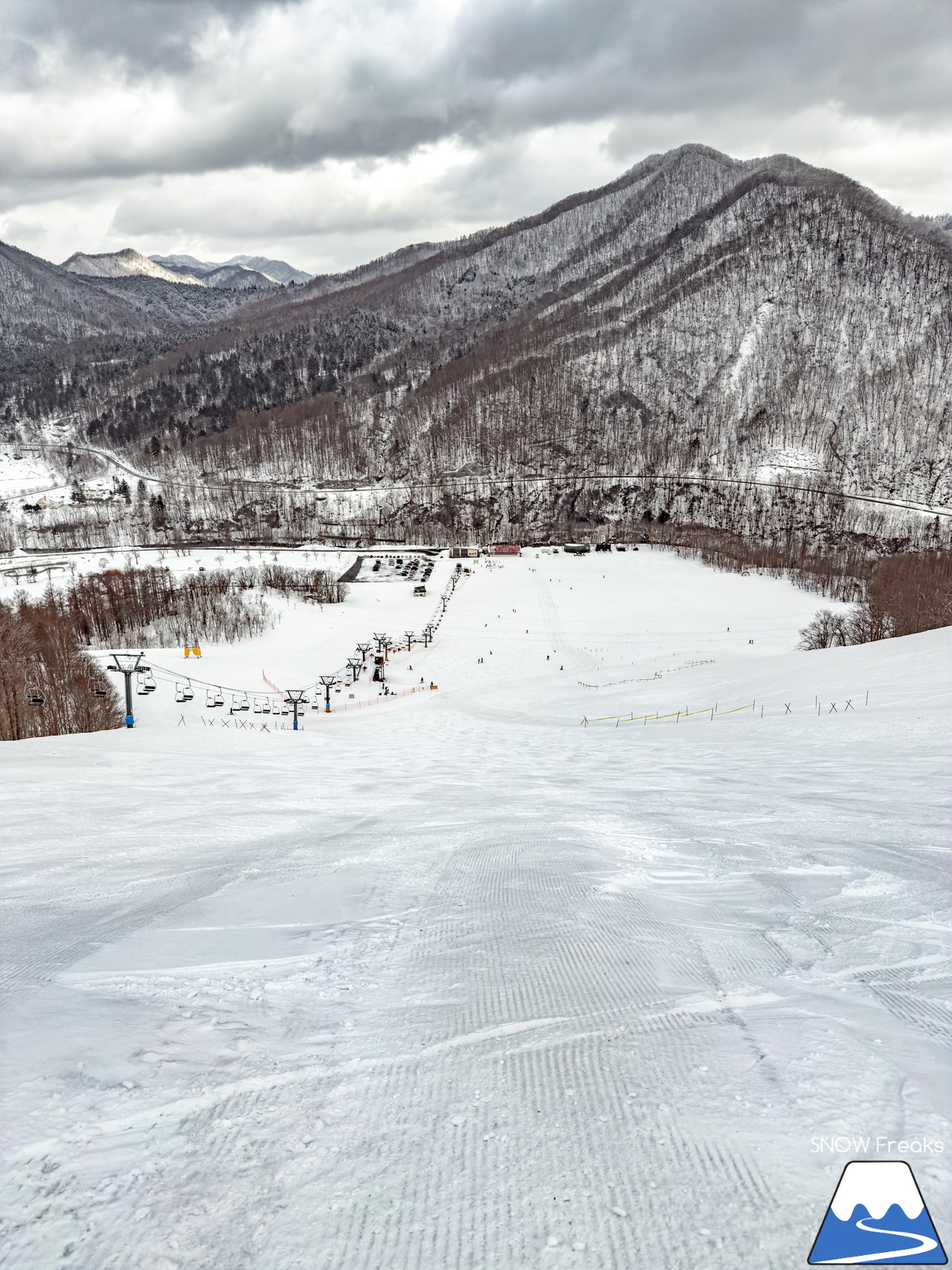 桂沢国設スキー場｜非情なほどに待ってくれない今冬の雪解け...。まだ少しだけ冬の気配が残る